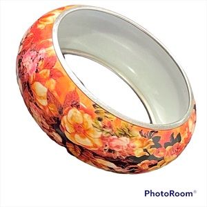 ❤️ Vintage Painted Metal Boho Floral Bracelet